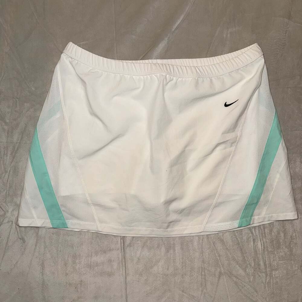 Nike Fit Dry Women's White and Mint Green Tennis Skort